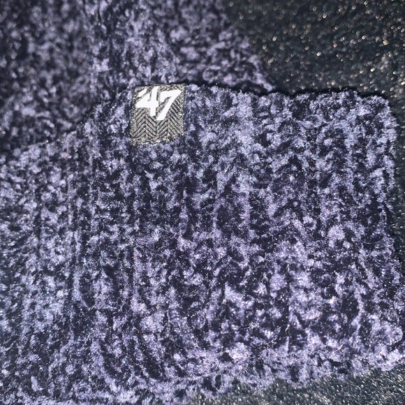 NY ‘47 Brand Women's Chenille Beanie Hat New York Yankees Pom Poof Ball NEW - Picture 11 of 11